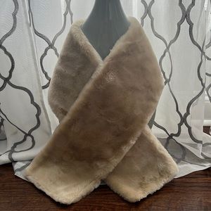 NWT Faux Fur Shawl Shoulder Wrap Stole Cream Off-White Ben Berger Luxury Collect